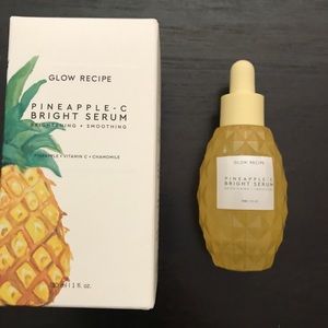GLOW RECIPE
Pineapple-C Brightening Serum